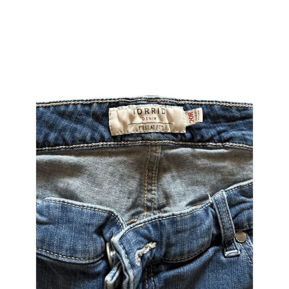 Torrid Size 20 Jeans Some Wear at the bottom - Picture 5 of 6